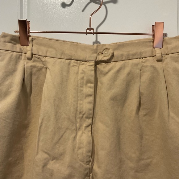 Faconnable Women's Classic Khaki Shorts Size 10 - Picture 2 of 6